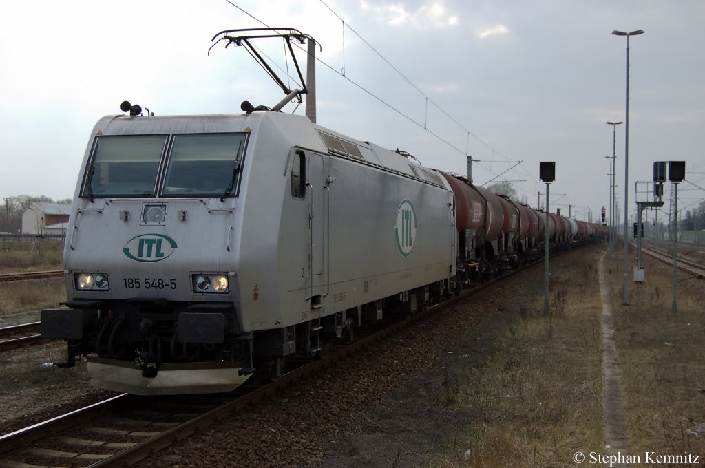 185 548-5 ITL mit Kesselzug in Rathenow und fuhr nach kurzem halt weiter in Richtung Wustermark weiter. 03.04.2011