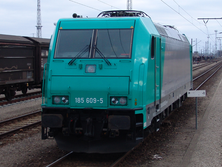 185 609-5 abgestellt im Seehafen Rostock.(19.02.2011)