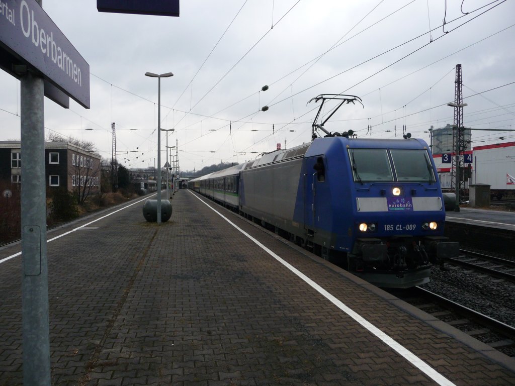 185 CL-009 (91 80 6185 509-7 D-ATLD; heute VPS) hatte am 14.03.2010 die Ehre, den letzten Eurobahn-Ersatzzug zu bespannen. Hier steht er in Wuppertal-Oberbarmen. RE13 -> Venlo (NL)