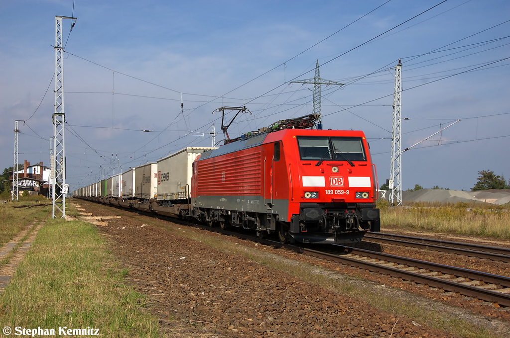 189 059-9 DB Schenker Rail Deutschland AG mit dem KLV  DB SCHENKERhangartner  in Satzkorn und fuhr in Richtung Golm weiter. 18.09.2012