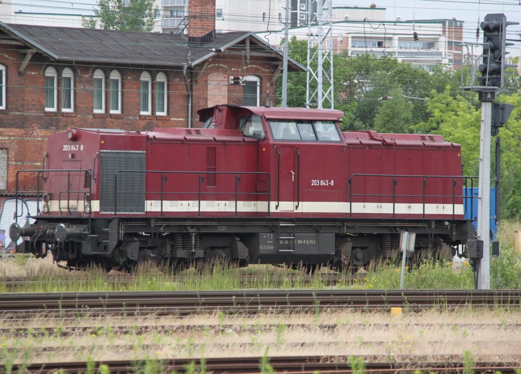 203 843-8 abgestellt im Rostocker Hbf.29.06.2012