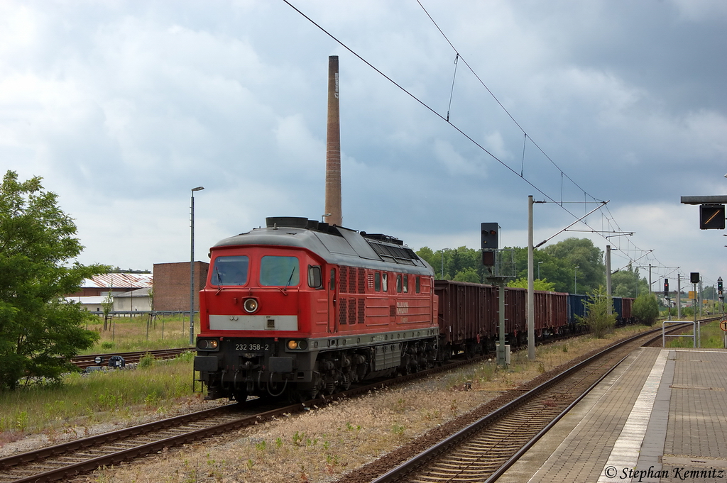 232 358-2 DB Schenker Rail Deutschland AG mit einem Eaos Ganzzug von der DB, PKP und CD aus Brandenburg-Altstadt ber Rathenow umgeleitet und fuhr in Richtung Wustermark weiter. 07.06.2012