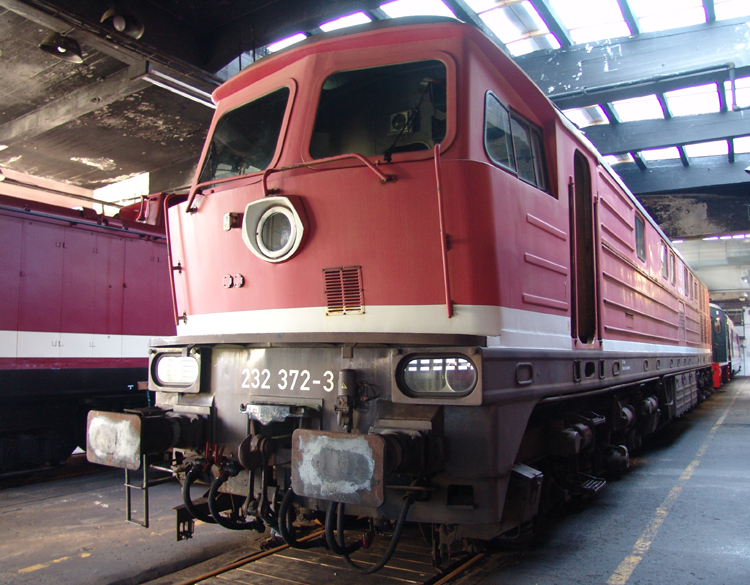 232 372-3 gehrt jetzt zum Eisenbahn- und Technikmuseum Schwerin,Sie stand einige Jahre auf den Lokfriedhof in Mukran.(29.01.2011)