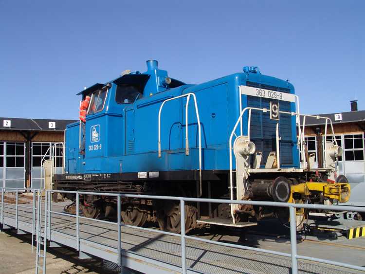 363 029-9 von Eisenbahn-Bau- und Betriebsgesellschaft Pressnitztalbahn 
stand auf der Drehscheibe von den Eisenbahnfreunde Wismar (05.03.2011)