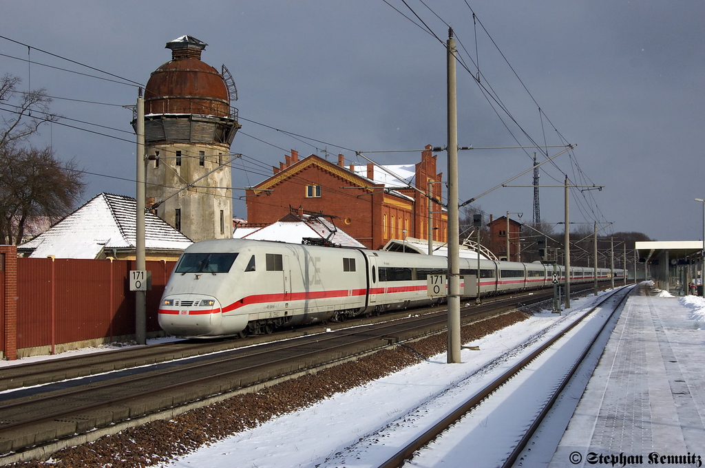 401 585-5  Freilassing  als ICE 279 von Berlin Ostbahnhof nach Interlaken Ost in Rathenow. 09.02.2012