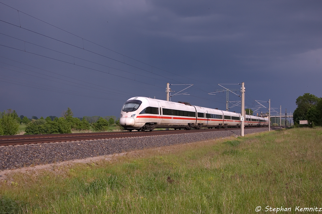 411 032-6  Wittenberge  als ICE 1508 von Mnchen Hbf nach Warnemnde in Vietznitz. 17.05.2013