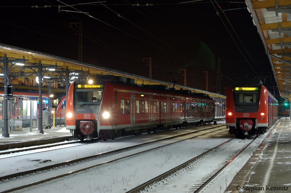 425 508-9 als RB (RB 36828) nach Wittenberge und die 425 512-1 als RB (RB 36829) nach Schnebeck-Salzelmen in Stendal. 10.12.2010