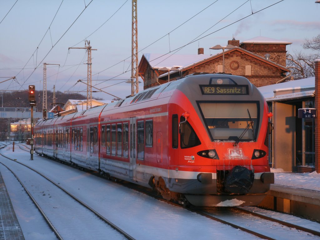 429 028-4 mit dem RE 13013 Rostock-Sassnitz,am 06.Februar 2012,in Bergen/Rgen.