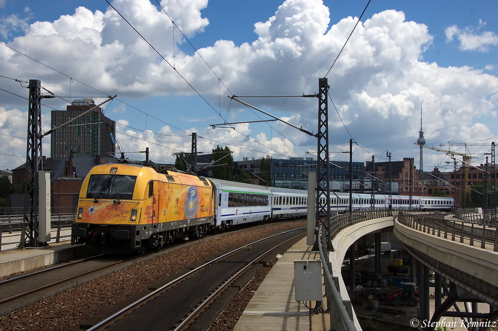 5 370 009  PGE Arena Gdansk  mit dem EC 46  Berlin-Warszawa-Express  von Warszawa Wschodnia nach Berlin Hbf, bei der Einfahrt in den Berliner Hbf. 16.07.2012