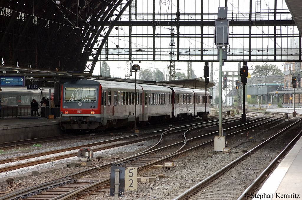 628 543 und eine weitere 628er als (RB 14645) von Bremen nach Uelzen in Bremen. 13.09.2011