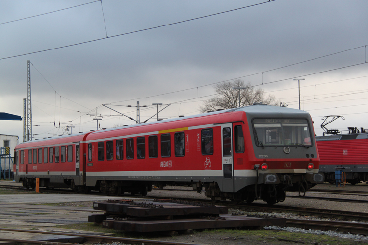 628/928 245-3 mit dem Ziel Rostock Hbf abgestellt im BW Rostock Hbf.20.01.2012