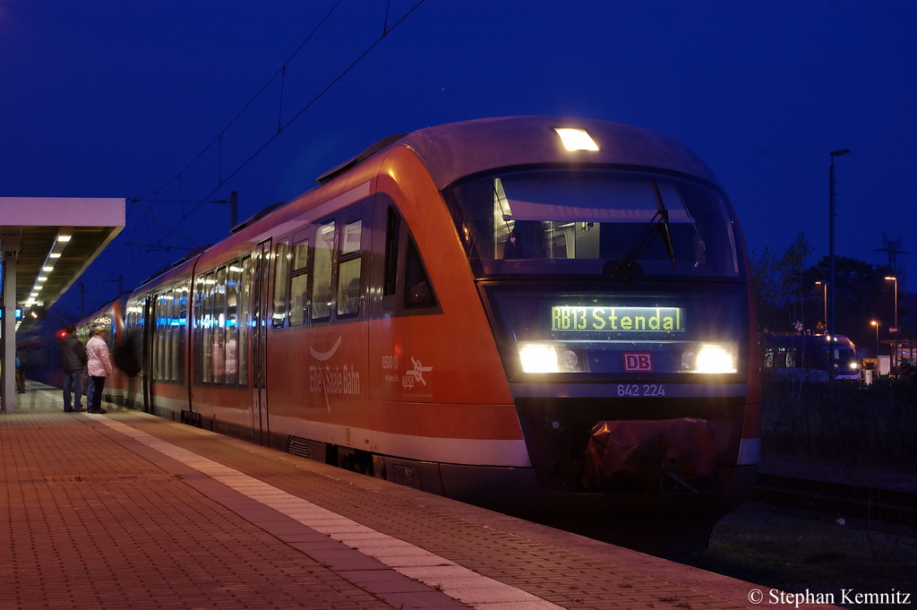 642 224/724 & 642 230/730 als RB13 (RB 17966) von Rathenow nach Stendal in Rathenow. 06.11.2011