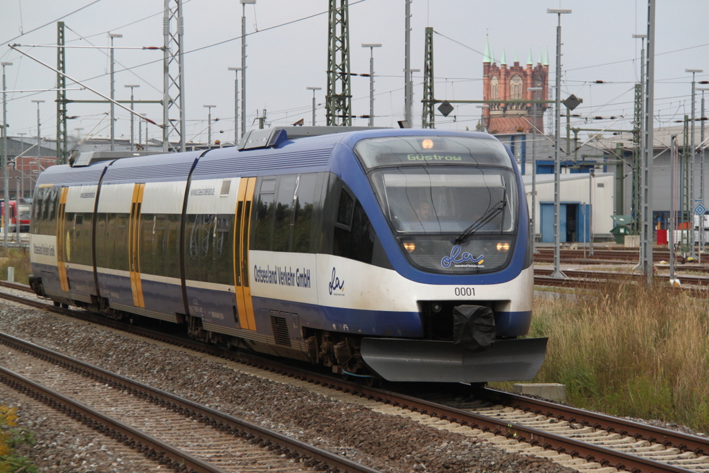 643 108-3 als OLA79765 von Rostock Hbf nach Gstrow bei der Ausfahrt im Rostocker Hbf am 14.09.2012,dies werden wohl die letzten OLA-Aufnahmen aus Rostock sein am 09.12.2012 ist damit Schluss dann geht die Strecke an DB-Regio zurck.