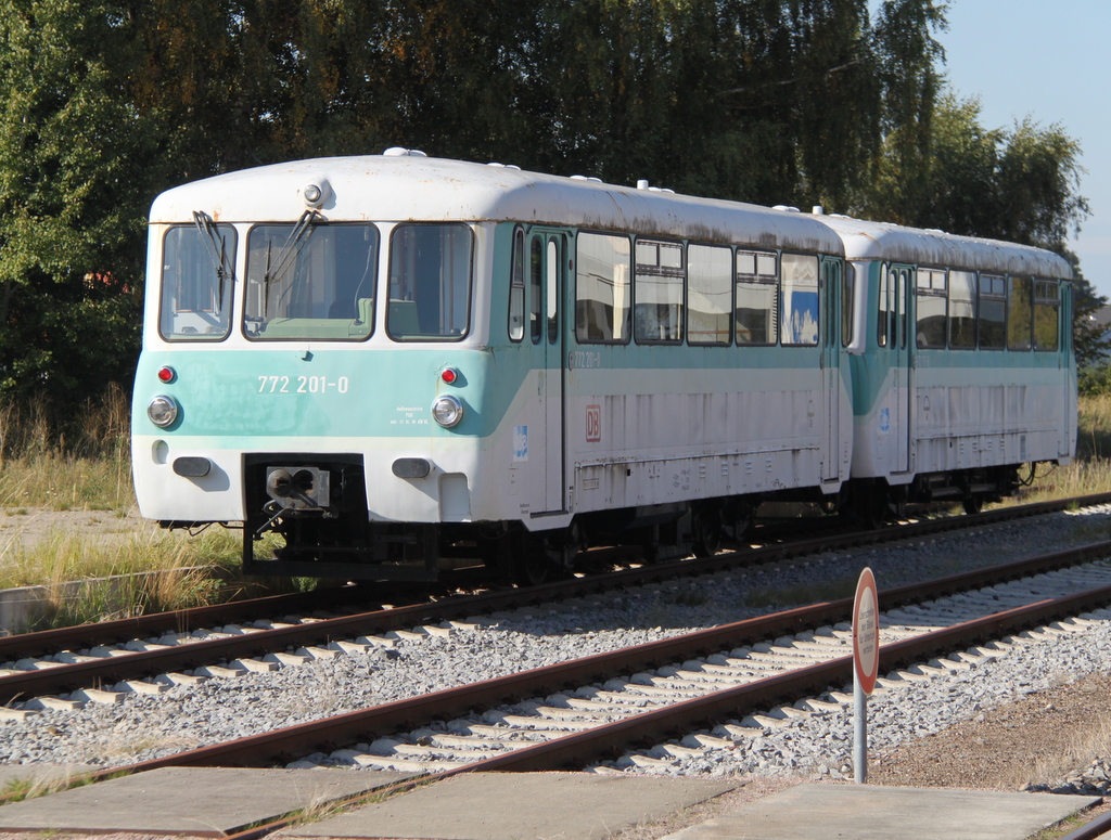 772 201-0+972 201-8 waren am 03.10.2012 abgestellt im Bahnhof Zinnowitz,und warten wohl nicht mehr auf ihren nchsten Einstatz.