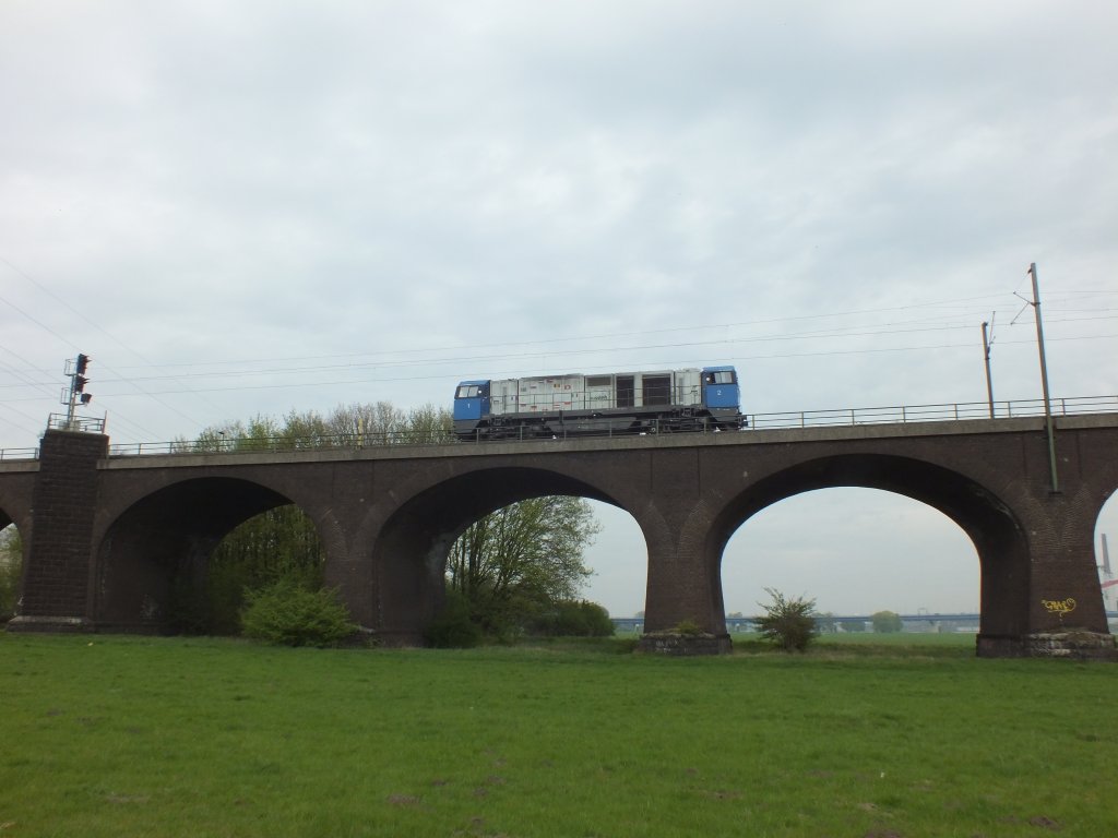 92 80 1272 001-5 D-VL (der aktuelle Mieter ist unbekannt) am 25.04.2013 in Duisburg.