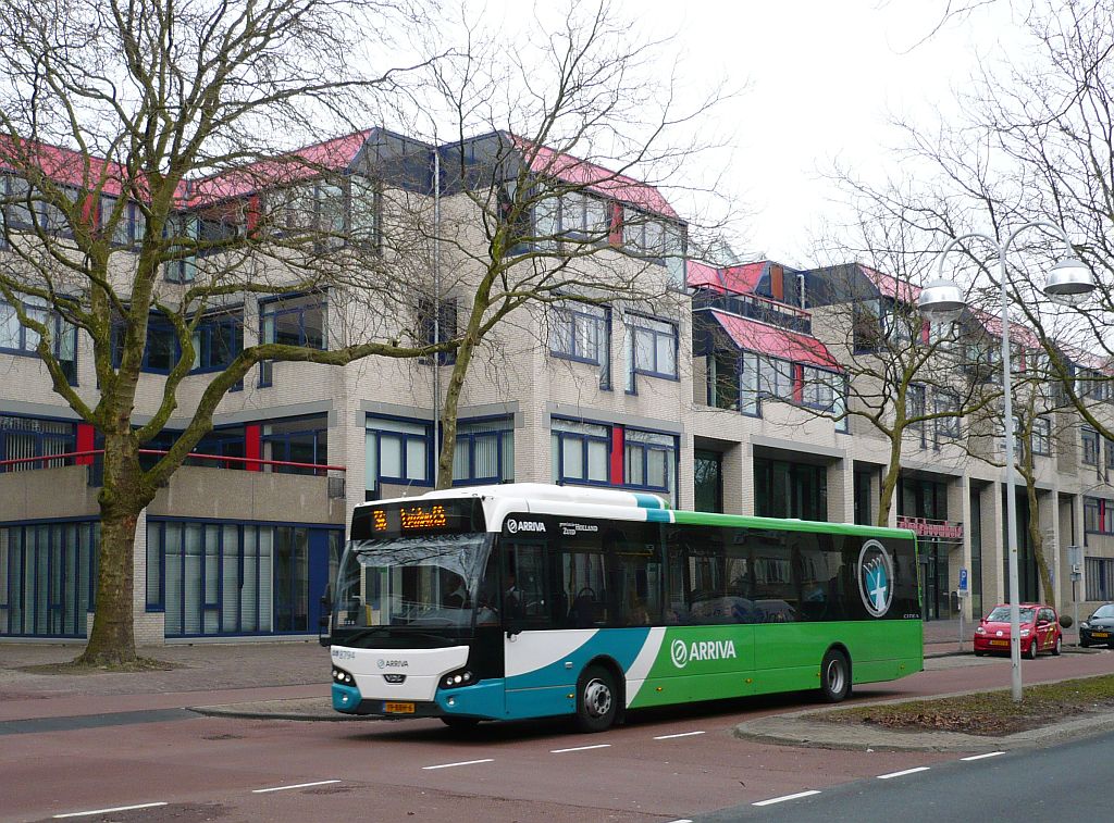 Arriva Bus 8794 DAF VDL Citea LLE120 Baujahr 2012. Langegracht, Leiden 16-03-2013.

Arriva bus 8794 DAF VDL Citea LLE120 bouwjaar 2012. Langegracht, Leiden 16-03-2013.