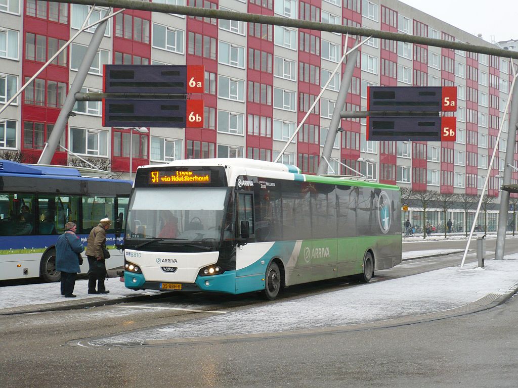 Arriva Bus 8810 DAF VDL Citea LLE120 Baujahr 2012. Stationsplein Leiden 20-01-2013.

Arriva bus 8810 DAF VDL Citea LLE120 bouwjaar 2012. Stationsplein Leiden 20-01-2013.