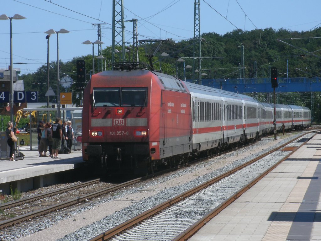 Auf Grund einer Oberleitungsstrung,am 28.Juni 2011,hatte der IC 2213 Binz-Stuttgart,der von 101 057 gezogen wurde,nach 22km bei der Ankunft in Bergen/Rgen schon 20 min Versptung !