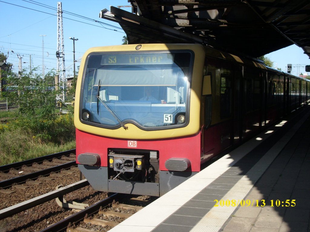 Berliner S-Bahn 481 326 am 13.September 2008 in der S-Bahnstation Betriebsbf Berlin Rummelsburg. 