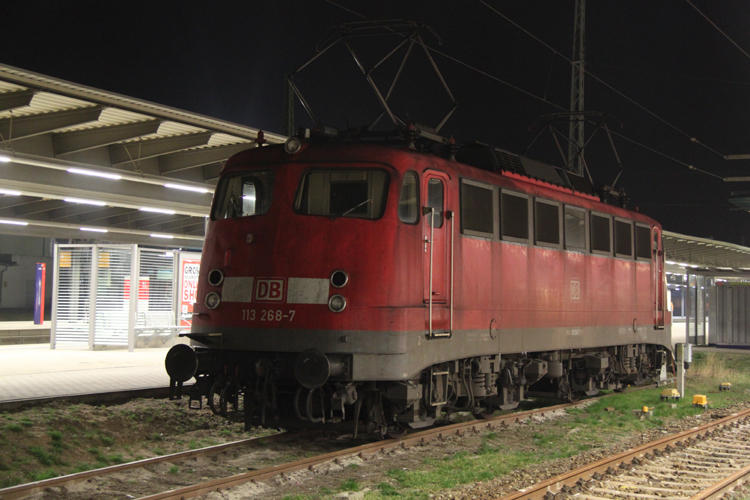 besser konnte meine Schleswig-Holstein Tour nicht beginnen kaum am Rostocker Hbf angekommen wurde ich von 113 268-7 begrt die am Sonntag Nachmittag wieder zurck nach Hamburg fhrt.28.01.2012