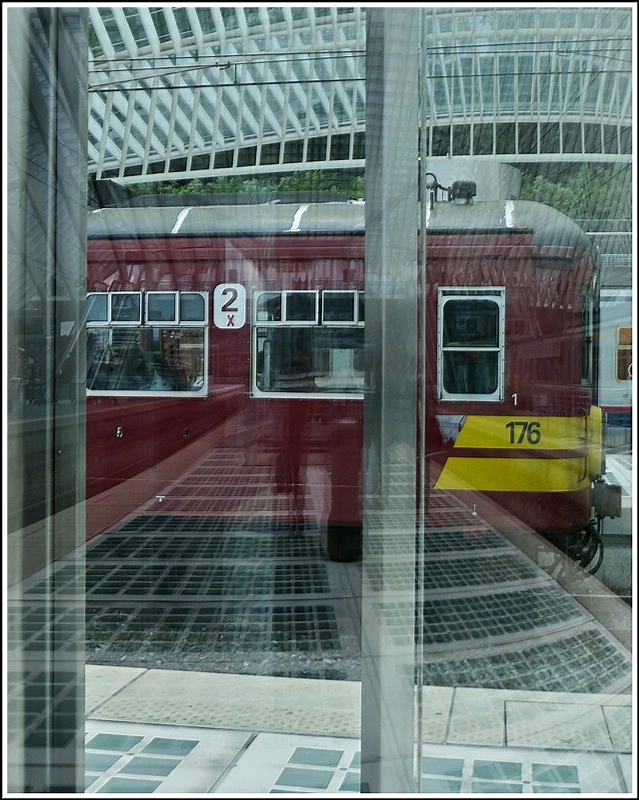 Blick durch den Lift in Lige Guillemins. 22.06.2012 (Jeanny)