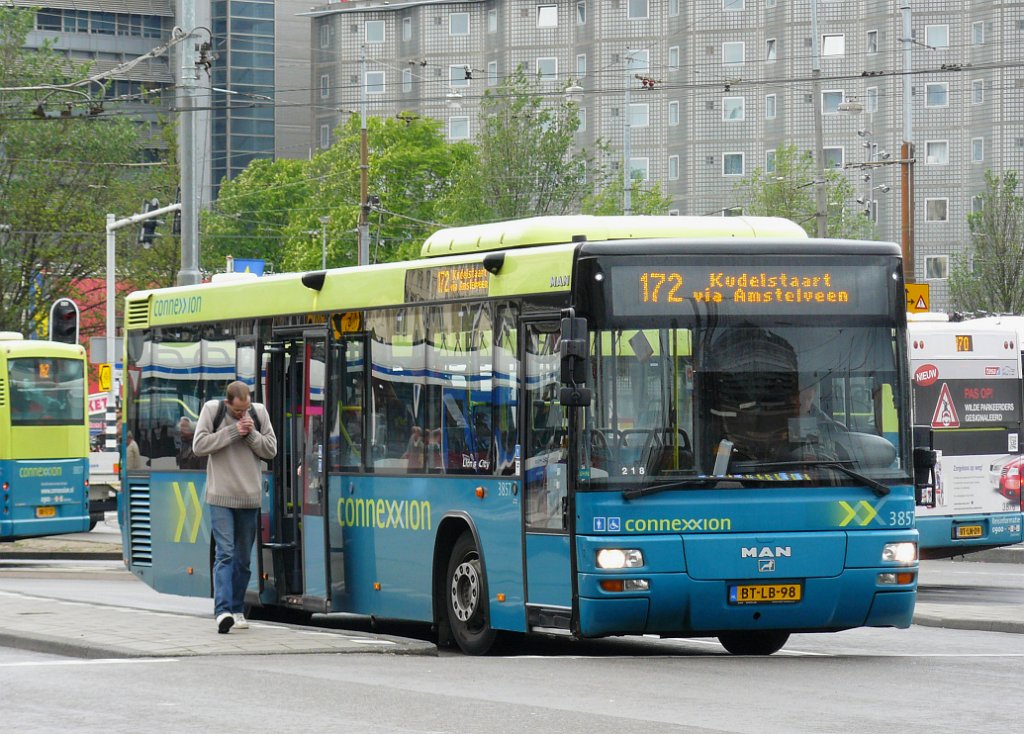 Connexxion Bus 3857 Prins Hendrikkade Amsterdam 27-05-2011.