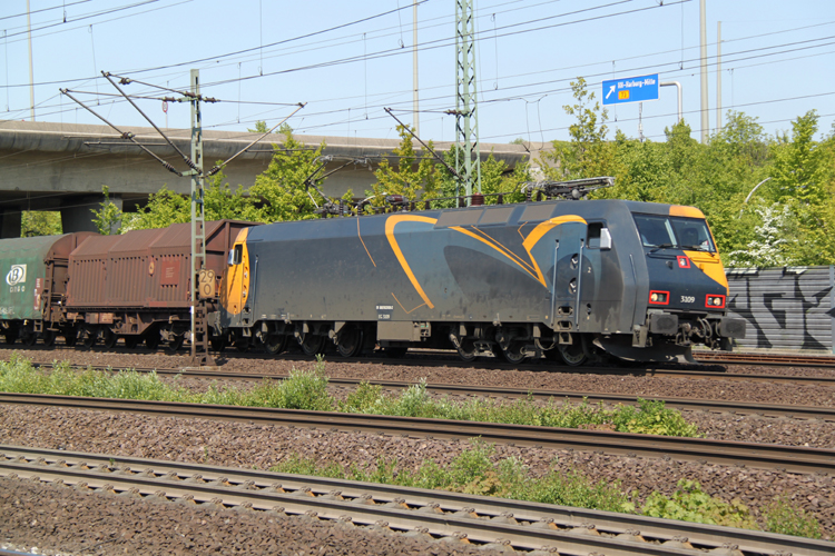 dnische E-Lok die 2.im Bahnhof Hamburg-Harburg.(05.05.2011)