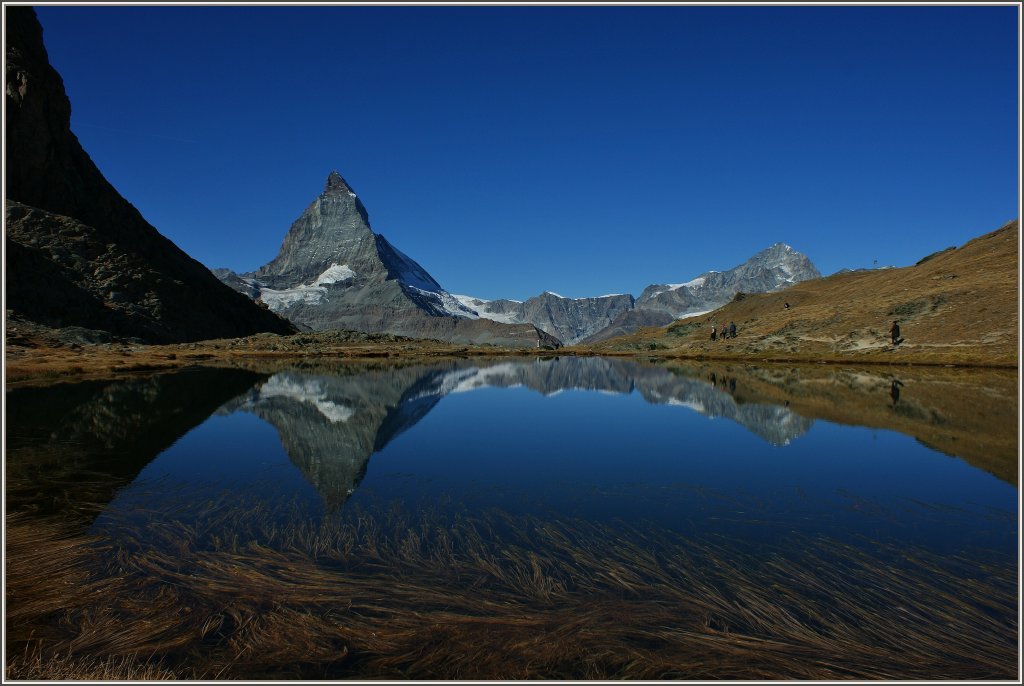 Das Matterhorn und der Riffelsee, ein viel fotografiertes Motiv.
(04.10.2011)