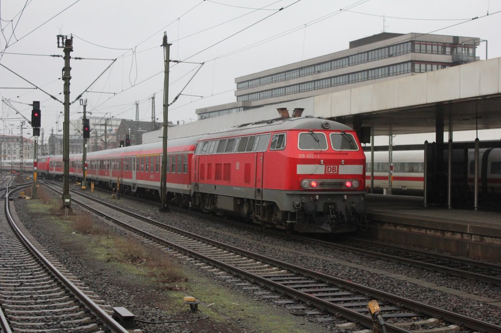 DB Regio 218 452 bei der Ausfahrt in Hannover Hbf am 02.02.2013