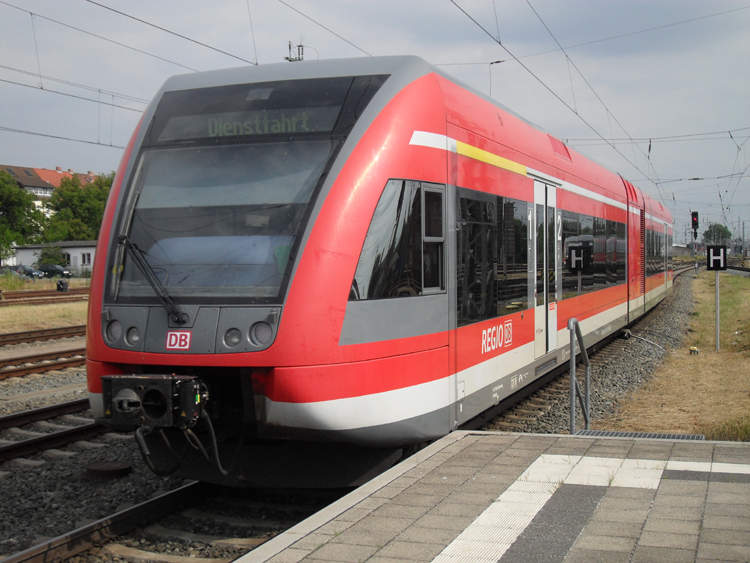 DB-Regio 646er als Dienstfahrt von Rostock Hbf Richtung 
Berlin-Lichtenberg kurz vor der Ausfahrt im Rostocker Hbf(04.08.10)