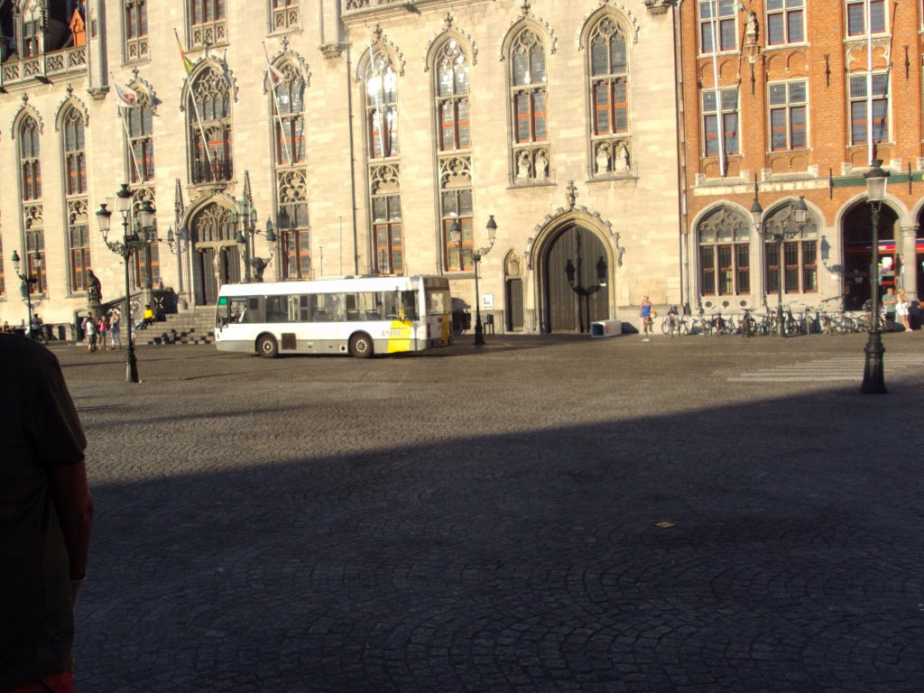 DE LIJN-Van Hool in der Altstadt von Brgge,am 27.7.12