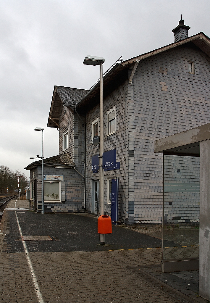 Der Bahnhof Ferndorf (Kr. Siegen) an der Rothaarbahn (KBS 443), hier am 14.01.2012.