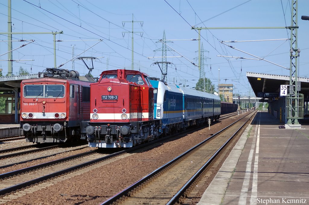 Die 112 708-3 (202 708-4) RIS und die 183 003 Alex mit dem DLr 80384 von Berlin Schneweide nach Jterbog in Berlin Schnefeld-Flughafen. 02.06.2011