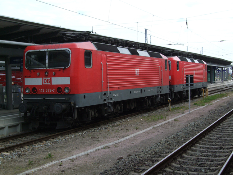 Die Cottbuser 143 576-7 war am 08.09.10 zu Gast im Rostocker Hbf.