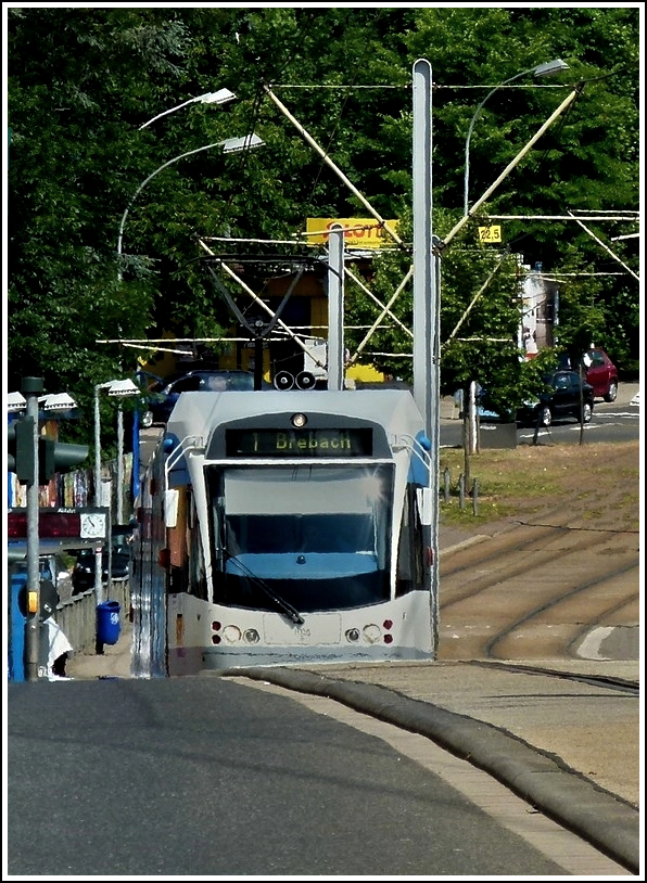 Die Saarbahn kommt. 28.05.2011 (Jeanny)