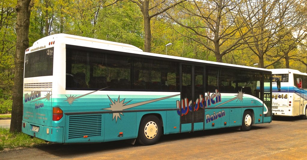 Dieser Mercedes-Benz Integro von Westrich Reisen aus Baumholder stand w�hrend des 2. Bundesligaspiels 1.FCK gegen FSV Frankfurt am 5.5.2012 auf einem Park-and-Ride-Parkplatz und wartete auf das Ende des Spiels.