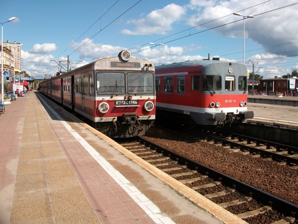 ED72-317 und SA110-11 treffen sich am 04.September 2010 in Szczecin Glowny