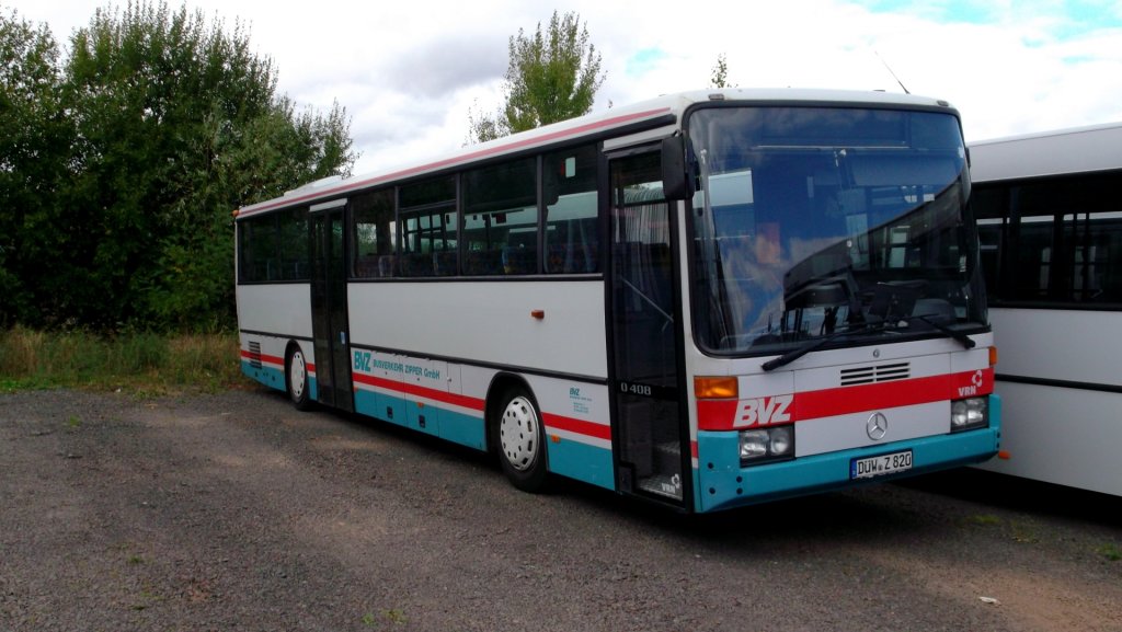 Ein Mercedes-Benz O 408 des Busunternehmens Zipper GmbH aus Gr�nstadt. Das Fahrzeug ist aufgenommen am 03.10.2012.