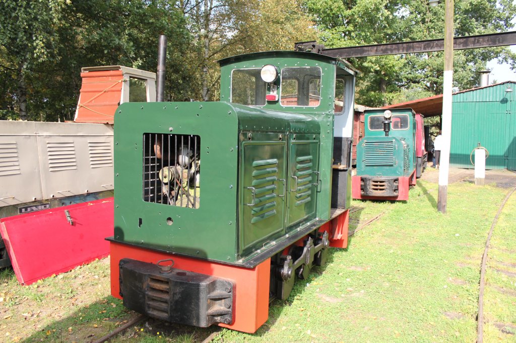 Eine NS2F Stand am 03.10.2011 Beim Lokschuppen im BW des Deutschen Feld und Kleinbahnmuseum Deinste e.V