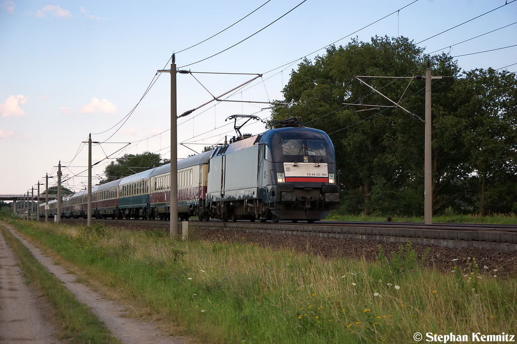 ES 64 U2 - 009 (182 509-0) MRCE Dispolok GmbH fr DB Regio AG - Regio Sdost - Erfurt mit dem TEE Rheingold von Berlin Hbf(tief) nach Mannheim Hbf bei Rathenow und bringt die Berlin Besucher wieder zurck. Nochmal einen netten Gru zurck an den Tf! 04.08.2012