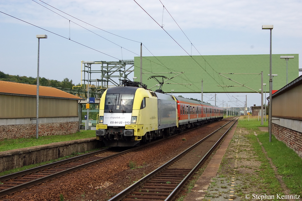 ES 64 U2 - 013 (182 513-2) MRCE Dispolok GmbH im Dienst fr die DB Regio AG mit der RB20 (RB 16318) von Halle(Saale)Hbf nach Eisenach am Haltepunkt Leuna Werke Sd. 23.08.2011