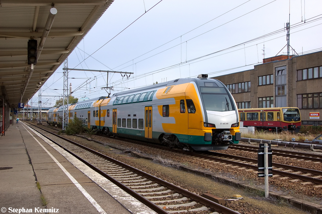 ET 445.109 (445 109-2) ODEG - Ostdeutsche Eisenbahn GmbH auf Tf-Schulungsfahrt in Berlin-Lichtenberg. Nach einem kurzem Halt ging die Fahrt nach Berlin-Grnau weiter. 03.11.2012