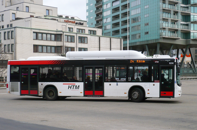 HTM Bus Nummer 1036 MAN Lion City. Den Haag Centraal Station 06-20-2011.