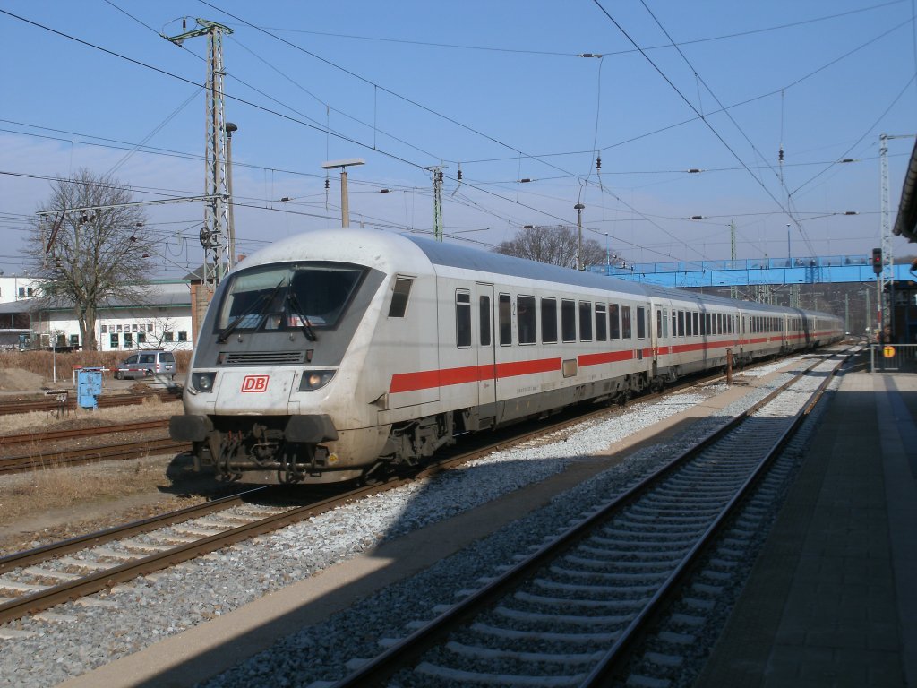 IC Binz-Frankfurt/Main Hbf am 26.Februar 2011 bei der Einfahrt in Bergen/Rgen.