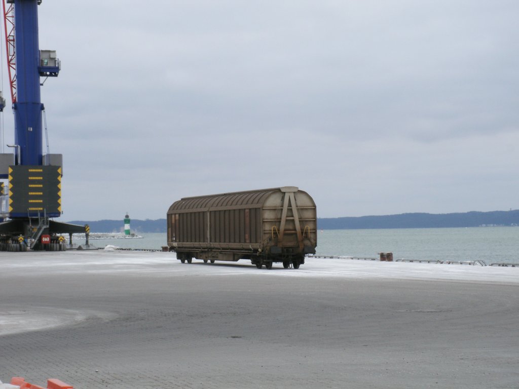 Im Mukraner Hafen stand am 19.Februar 2011 ganz Alleine dieser Schiebewandwagen. 