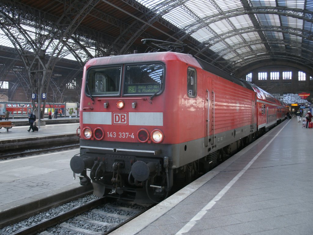 Immer noch sind die Lady`s im Leipziger Hbf zusehen.Auch 143 337-4 konnte ich,am 26.M�rz 2012,mit einem RE nach Halle(Saale) auf meinem Speicher verewigen.