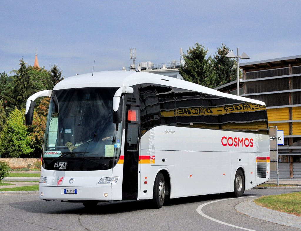 IRISBUS DOMINO aus Italien ist am 23.9.2012 in Krems an der Donau unterwegs.