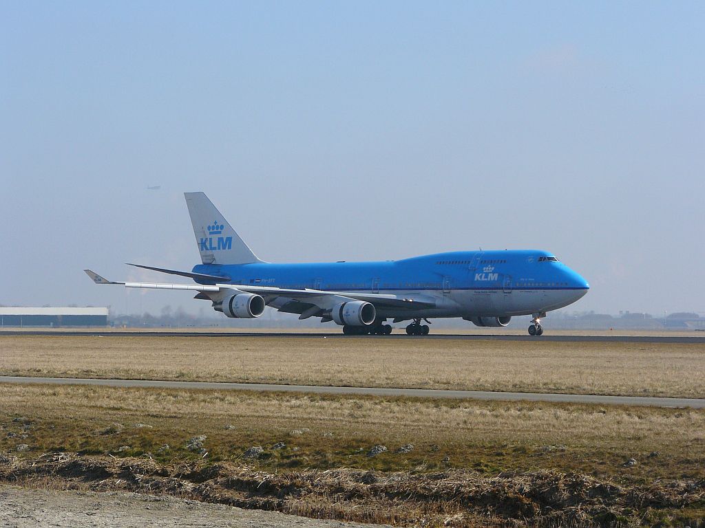 KLM Boeing 747-400 PH-BFT   City of Tokyo  Flughafen Schiphol, Amsterdam, Niederlande 07-04-2013.

KLM Boeing 747-400 geregistreerd als PH-BFT en met de naam  city of Tokyo .  Polderbaan luchthaven Schiphol 07-04-2013.