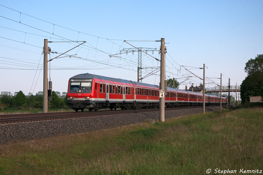 Kreuzfahrersonderzug DPN 2671 von Berlin Ostbahnhof nach Warnemnde in Vietznitz und geschoben hatte die 112 188-8. 15.05.2013