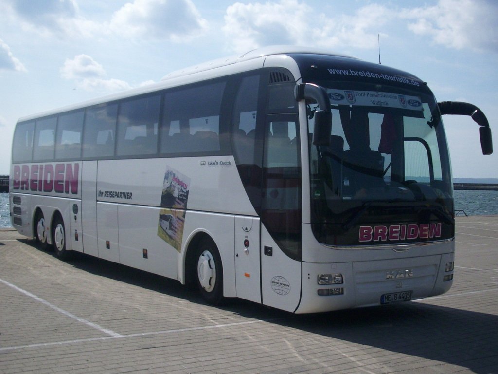 MAN Lion's Coach von Breiden aus Deutschland im Stadthafen Sassnitz.